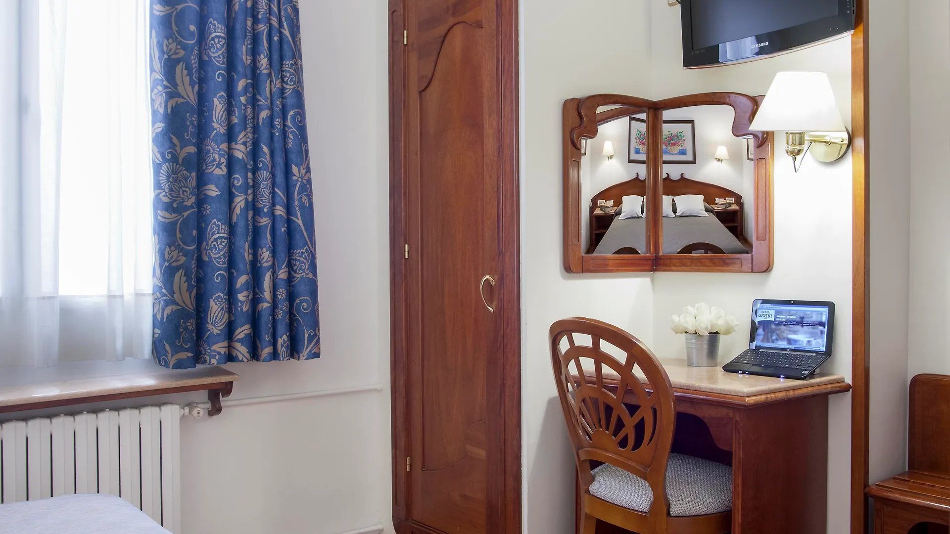 ברצלונה Gaudi Hotel 3*,  ספרד