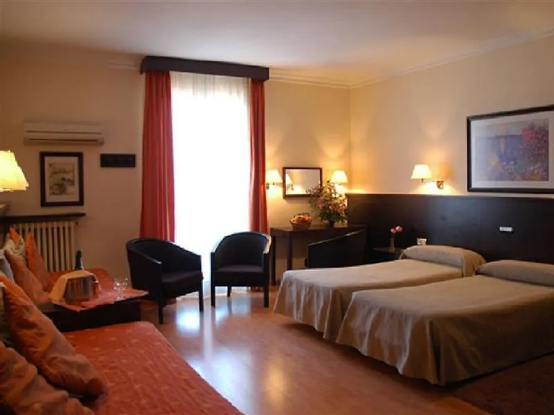 ברצלונה Gaudi Hotel